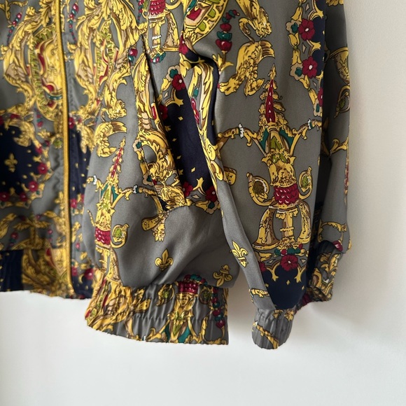 Gold gilded print windbreaker - Picture 5 of 11